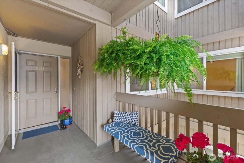 9715 NE Juanita Drive 210B