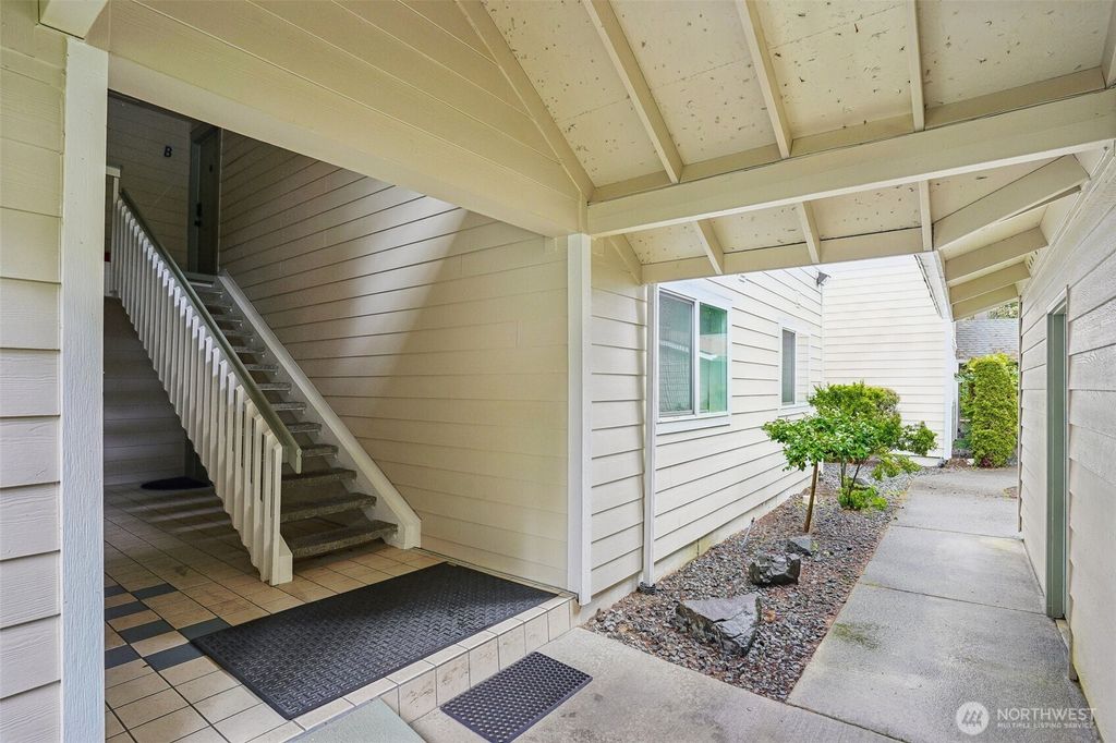 Photo of 4617 Grandview Drive W #B, Tacoma, WA 98466 (MLS # 2510884)