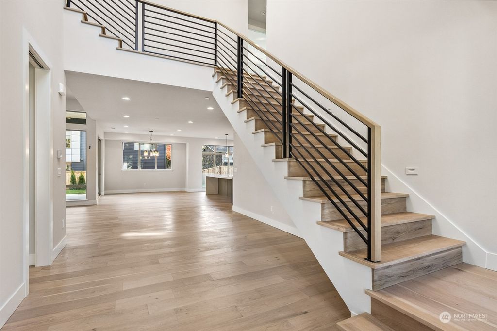 Photo of 7540 126th Avenue NE, Kirkland, WA 98033 (MLS # 2213918)