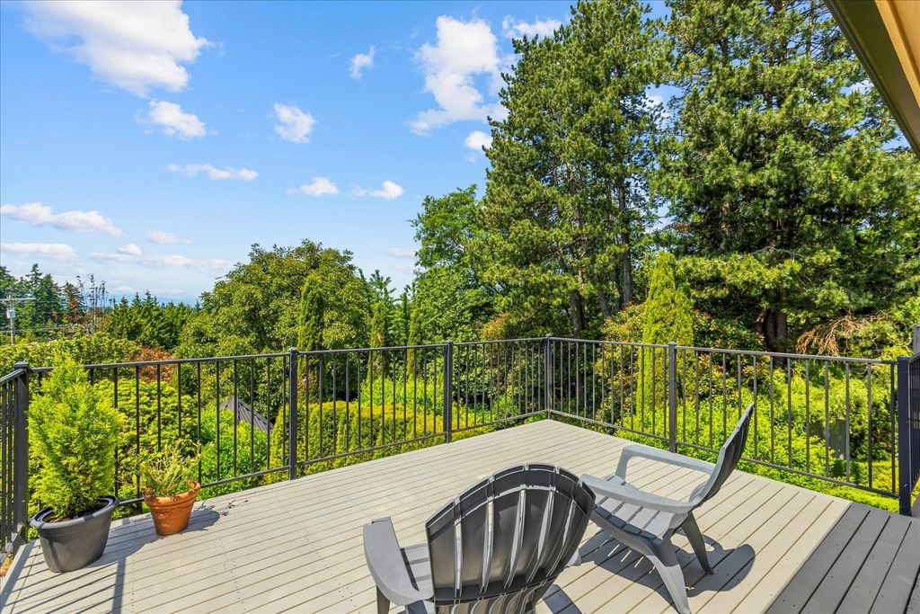 Photo of 9126 45th Place W, Mukilteo, WA 98275 (MLS # 2344661)