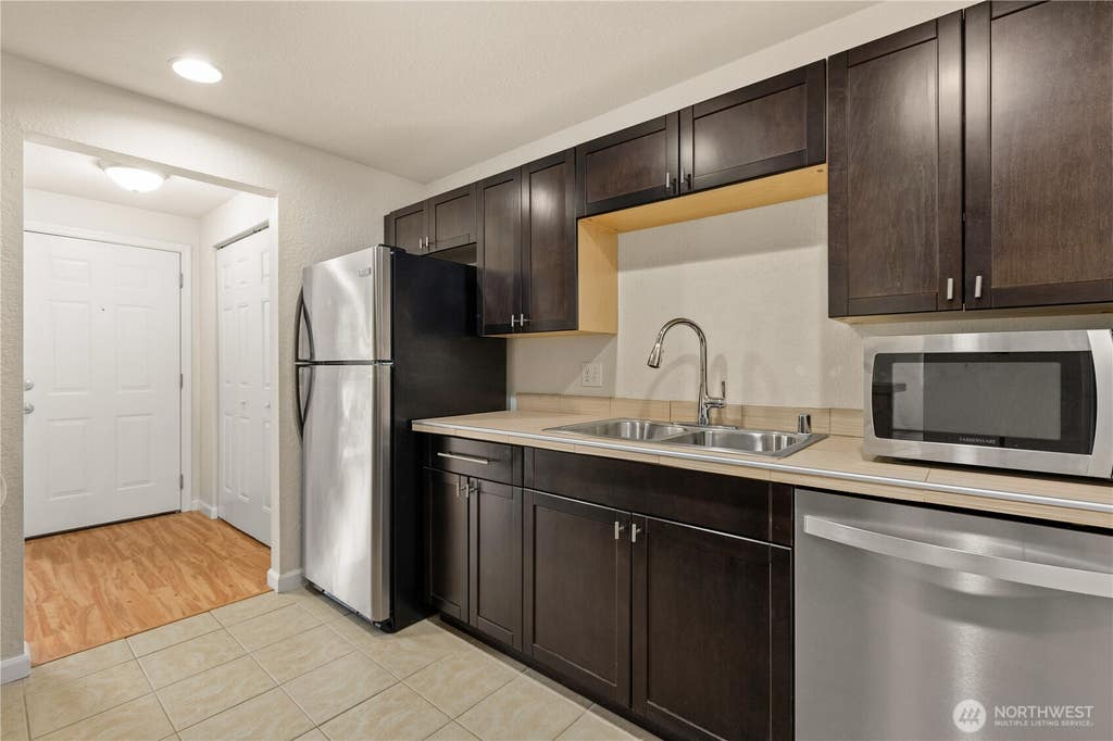 Photo of 9494 Redmond-Woodinville Road NE #B307, Redmond, WA 98052 (MLS # 2529519)