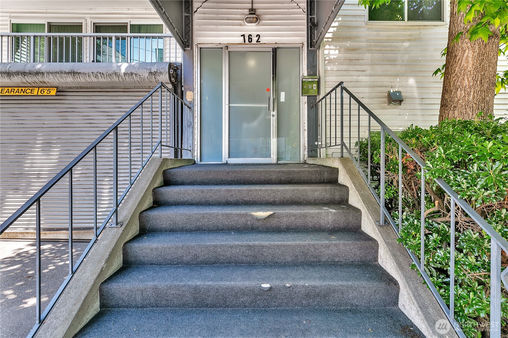 762 Hayes Street 17