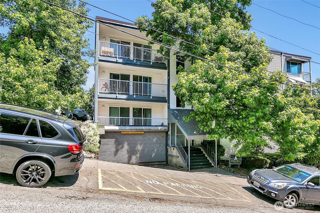 Photo of 762 Hayes Street #17, Seattle, WA 98109 (MLS # 2391993)