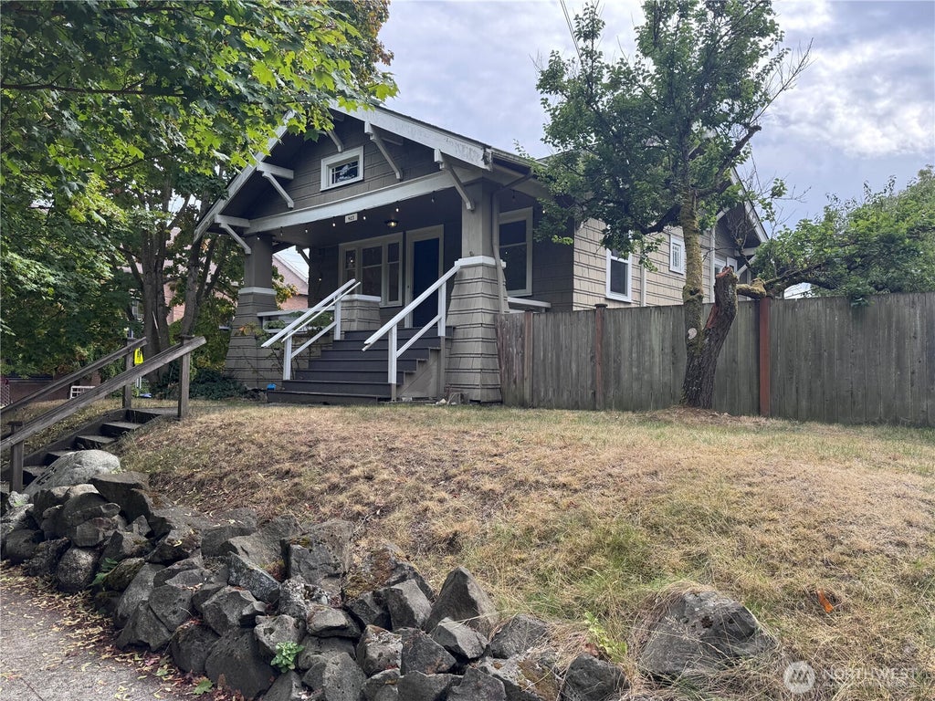 Photo of 423 N 50th Street, Seattle, WA 98103 (MLS # 2586814)
