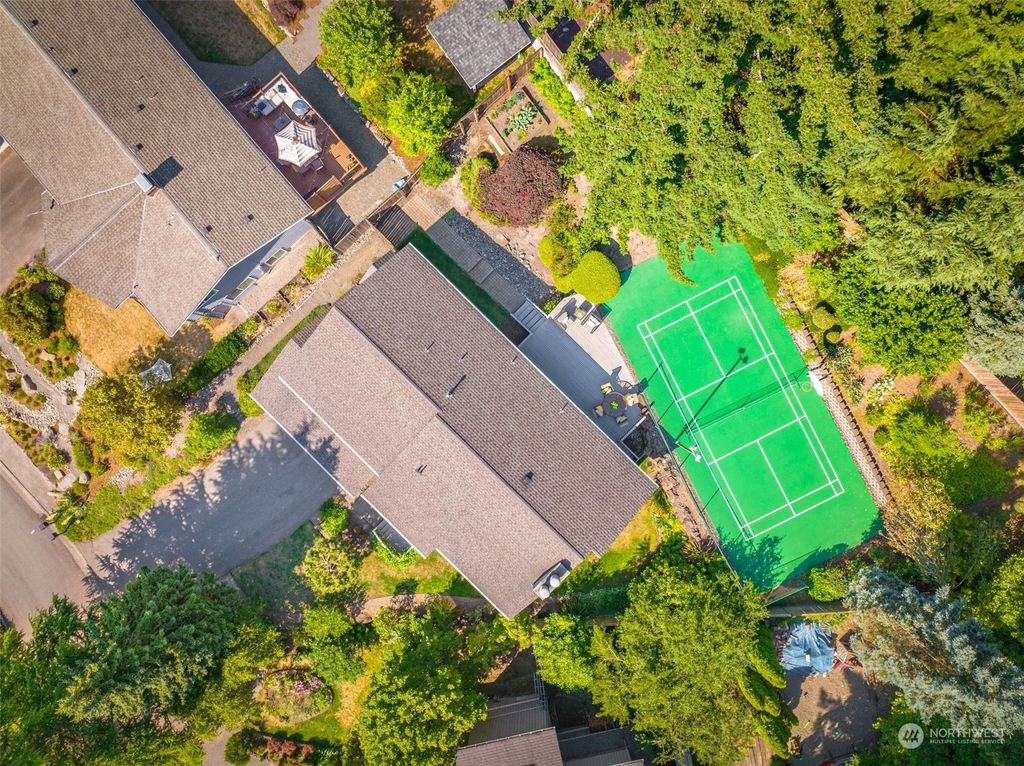 Photo of 20216 41st Place NE, Lake Forest Park, WA 98155 (MLS # 2136533)