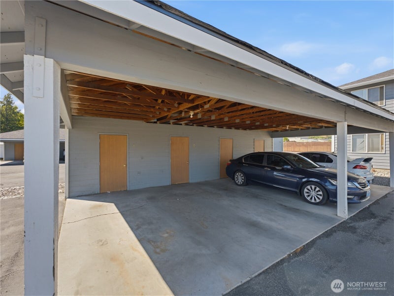 1624 Cross Street 1