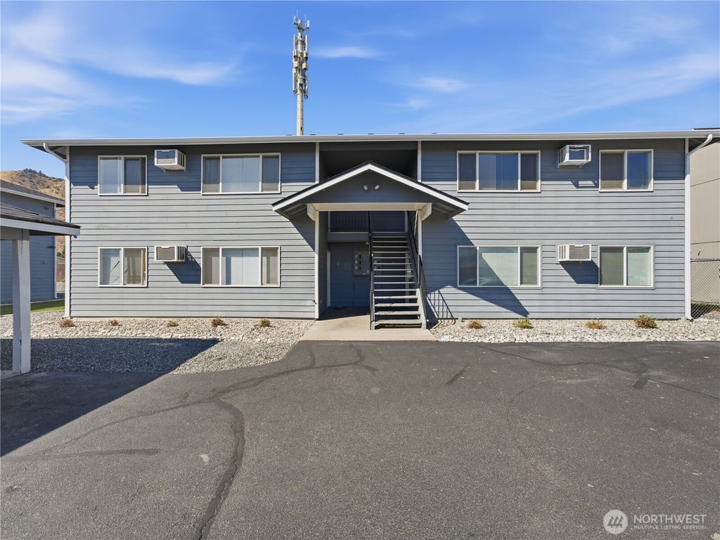 Photo of 1624 Cross Street #1, Wenatchee, WA 98801 (MLS # 2576741)