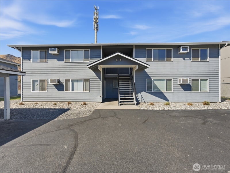 1624 Cross Street 1
