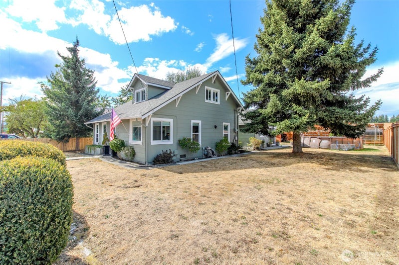 204 SE 2nd Street