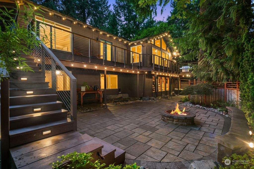 Photo of 126 129th Avenue NE, Bellevue, WA 98005 (MLS # 2131148)