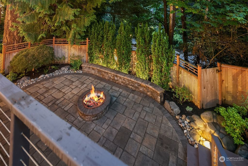 Photo of 126 129th Avenue NE, Bellevue, WA 98005 (MLS # 2131148)