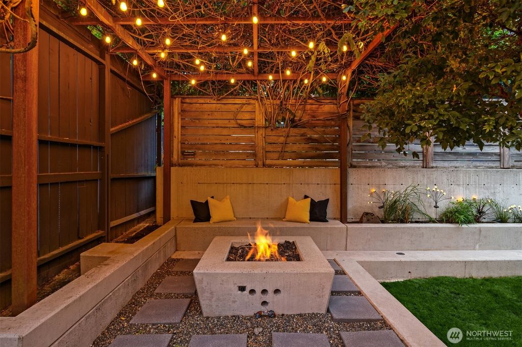 Photo of 5249 36th Avenue NE, Seattle, WA 98105 (MLS # 2436656)