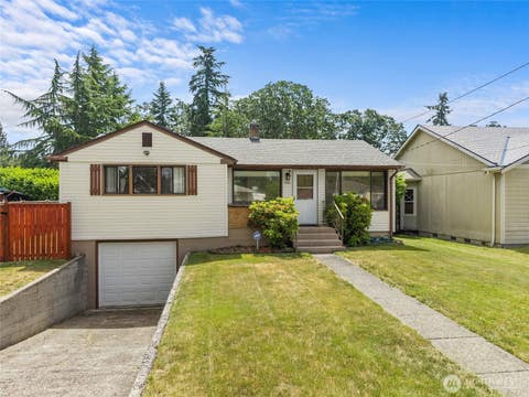 Photo of 15205 Grant Avenue SW, Lakewood, WA 98498 (MLS # 2541365)