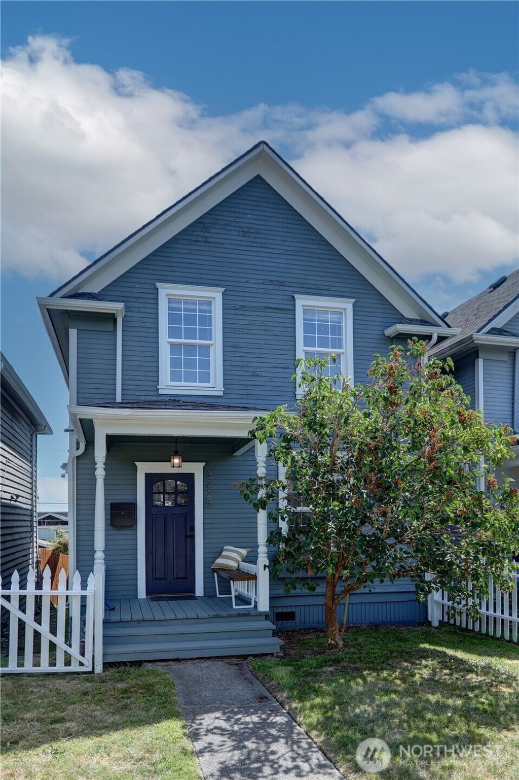 Photo of 3225 Oakes Avenue, Everett, WA 98201 (MLS # 2394494)