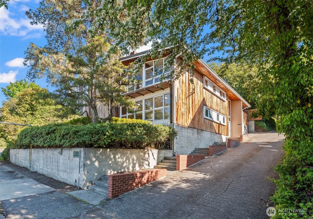 Photo of 1353 E Boston Street St, Seattle, WA 98102 (MLS # 2362145)