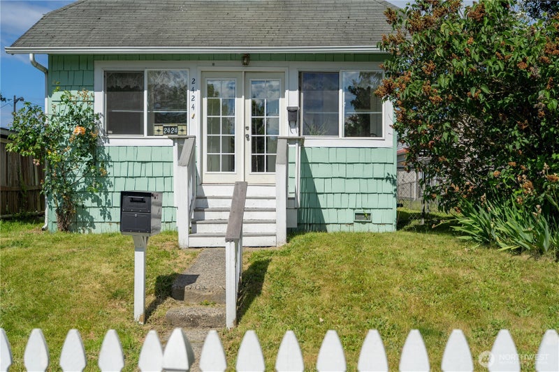 2424 Cleveland Avenue