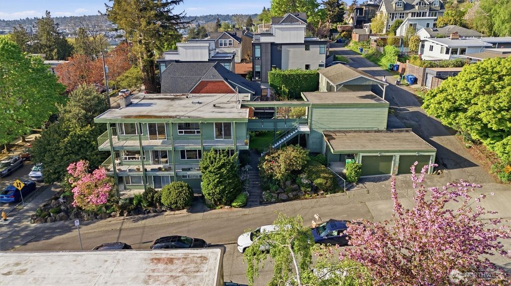 Photo of 1318 W Barrett Street, Seattle, WA 98119 (MLS # 2514329)