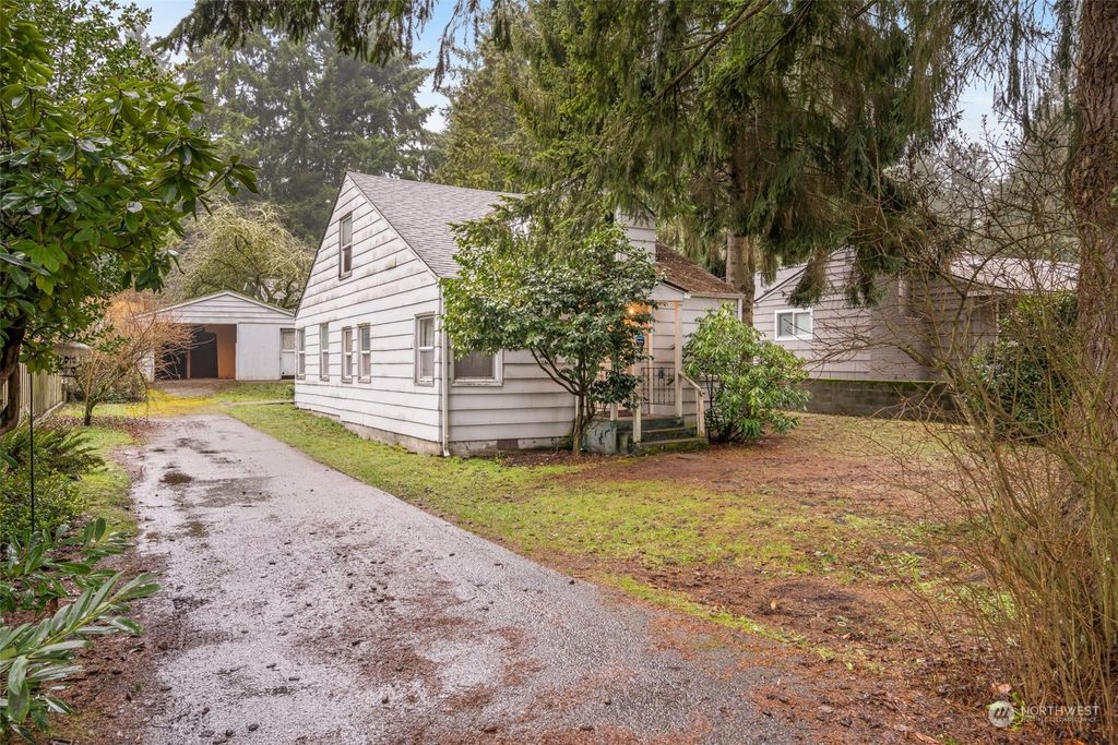 Photo of 16209 11th Avenue NE, Shoreline, WA 98155 (MLS # 2187382)