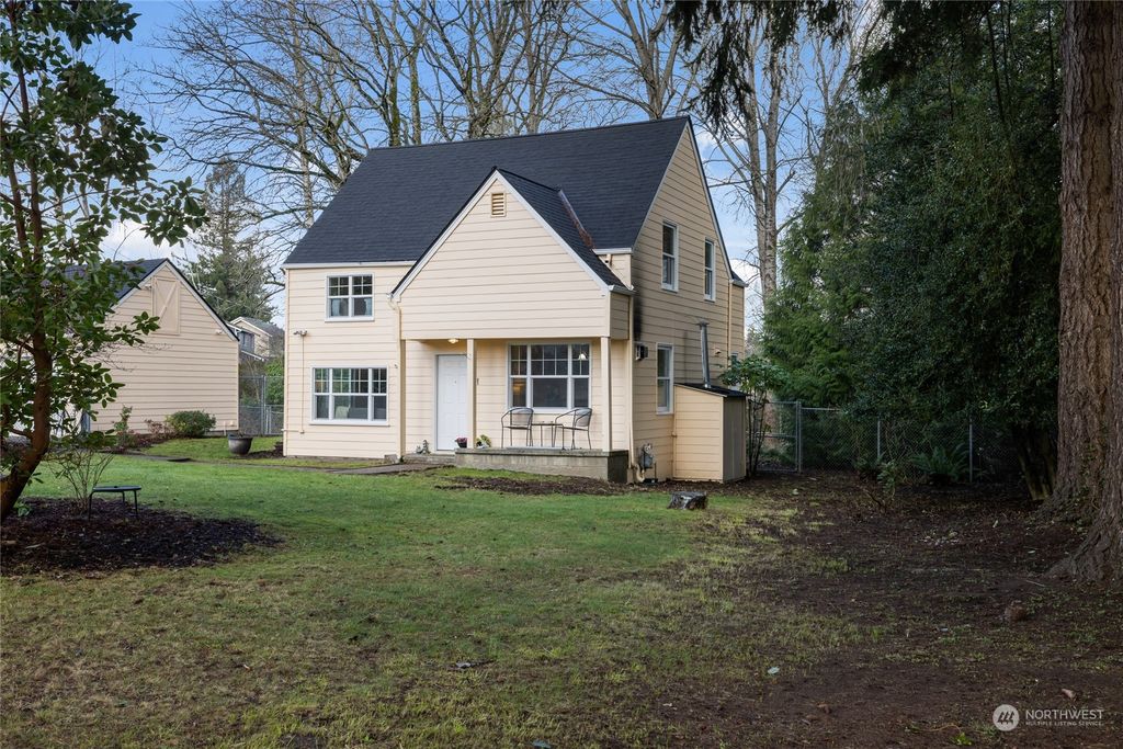 Photo of 12116 208th Street SE, Kent, WA 98031 (MLS # 2198349)