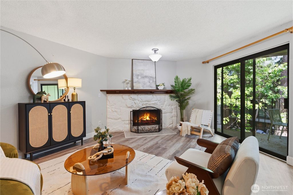 Photo of 12726 NE 116th St LN #E9, Kirkland, WA 98034 (MLS # 2545563)