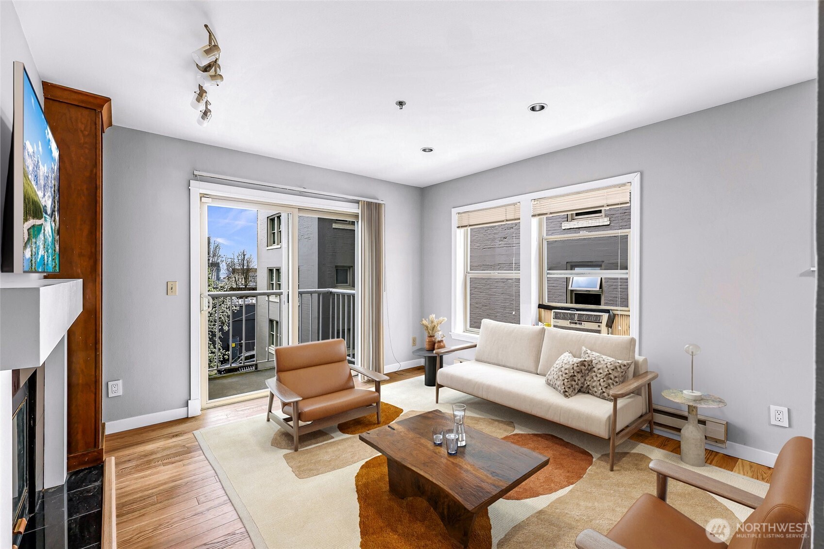 506 E Howell Street E212