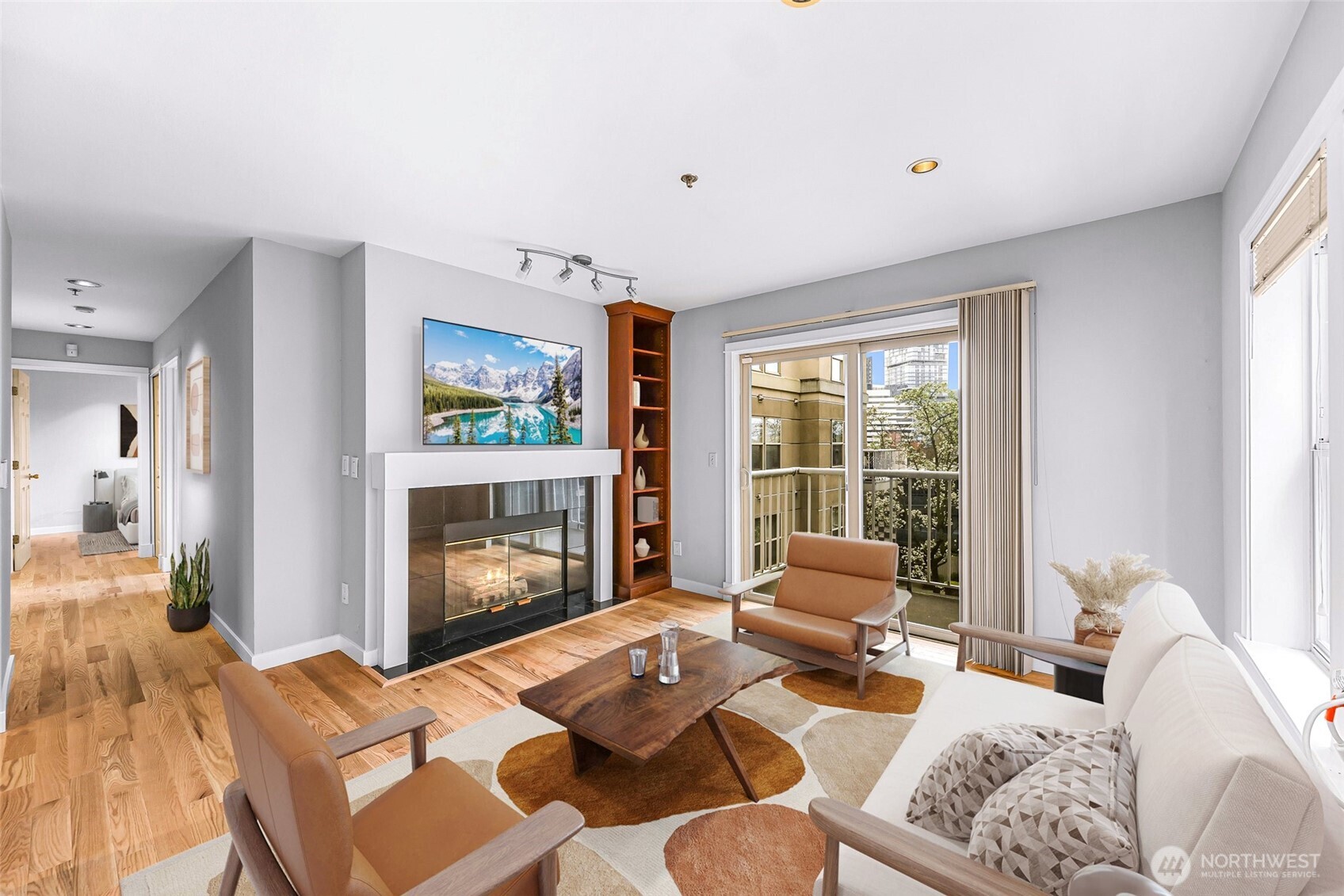 506 E Howell Street E212