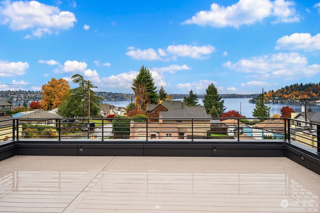 Photo of 910 N 31st Street, Renton, WA 98056 (MLS # 2231617)