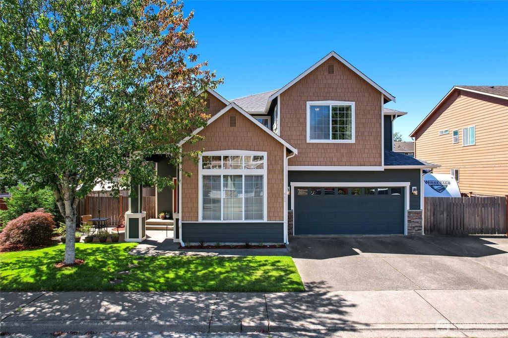 Photo of 471 Rosario Place NE, Renton, WA 98059 (MLS # 2416854)