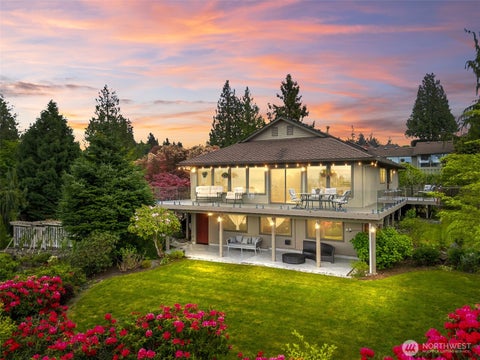 Photo of 5128 Seaview Way, Everett, WA 98203 (MLS # 2558374)