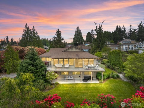 Photo of 5128 Seaview Way, Everett, WA 98203 (MLS # 2558374)