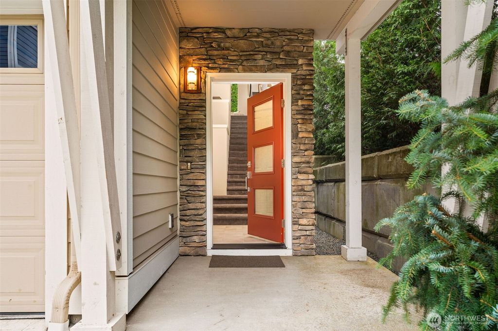 Photo of 303 Anacortes Place NE, Renton, WA 98059 (MLS # 2398593)