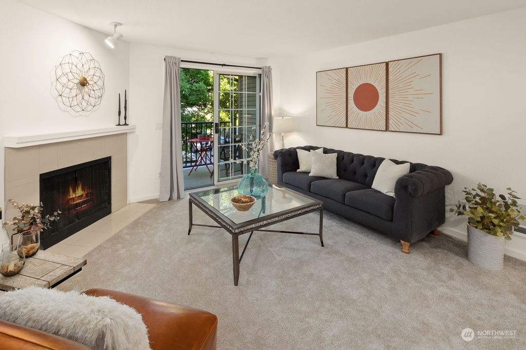 Photo of 215 9th Street #D301, Kirkland, WA 98033 (MLS # 2262855)