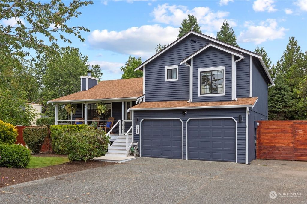 Photo of 400 NE 4th Street, North Bend, WA 98045 (MLS # 2261595)