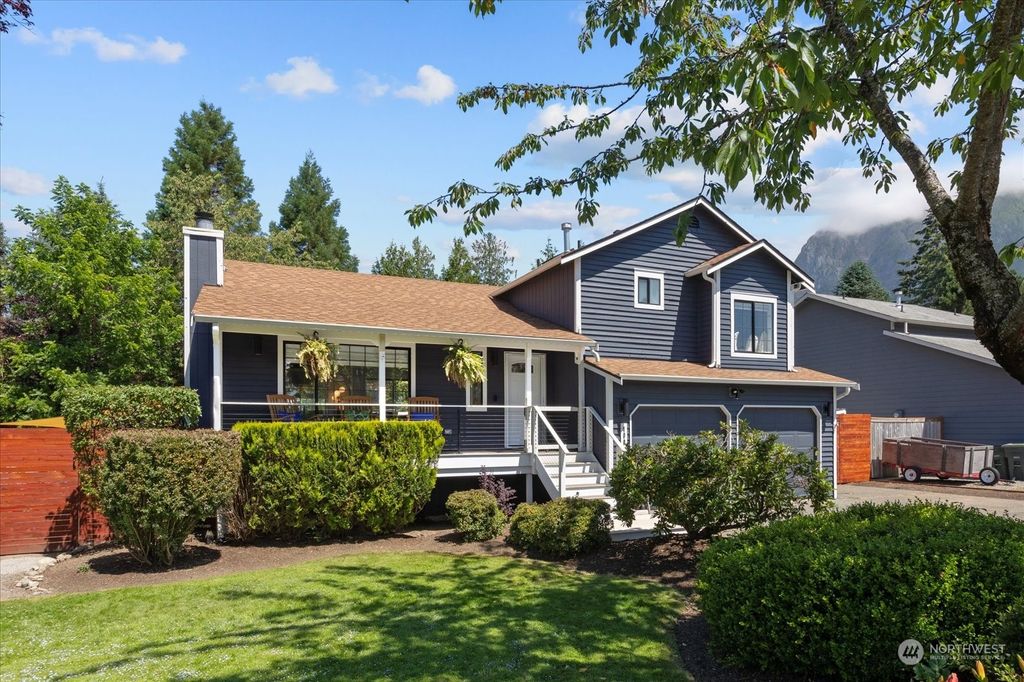 Photo of 400 NE 4th Street, North Bend, WA 98045 (MLS # 2261595)