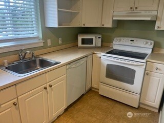 220 W 4th Street