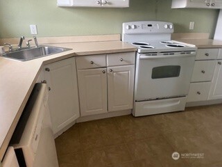 220 W 4th Street