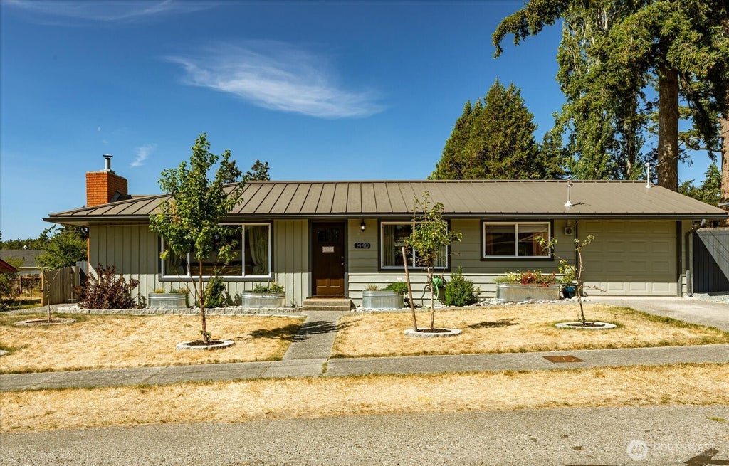 Photo of 1440 NE 7th Place, Oak Harbor, WA 98277 (MLS # 2567820)