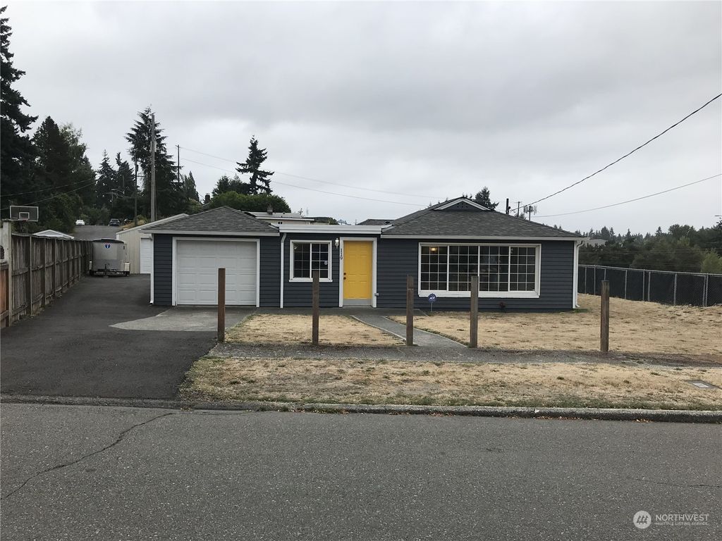 Photo of 119 NE 170th Street, Shoreline, WA 98155 (MLS # 2186308)