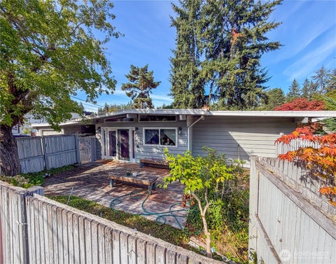 Photo of 16042 SE 10th Street, Bellevue, WA 98008 (MLS # 2579048)