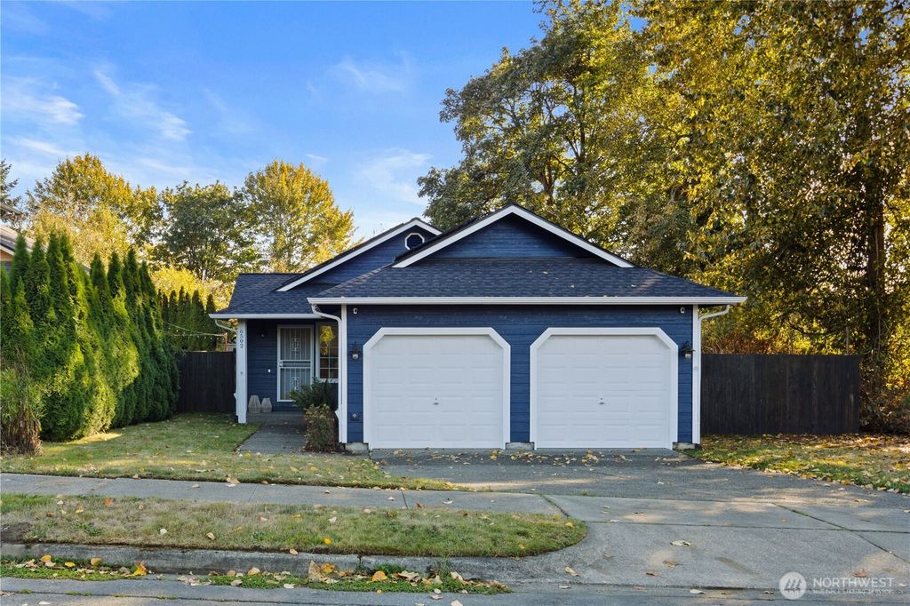 Photo of 6502 26th Street NE, Federal Way, WA 98422 (MLS # 2441448)