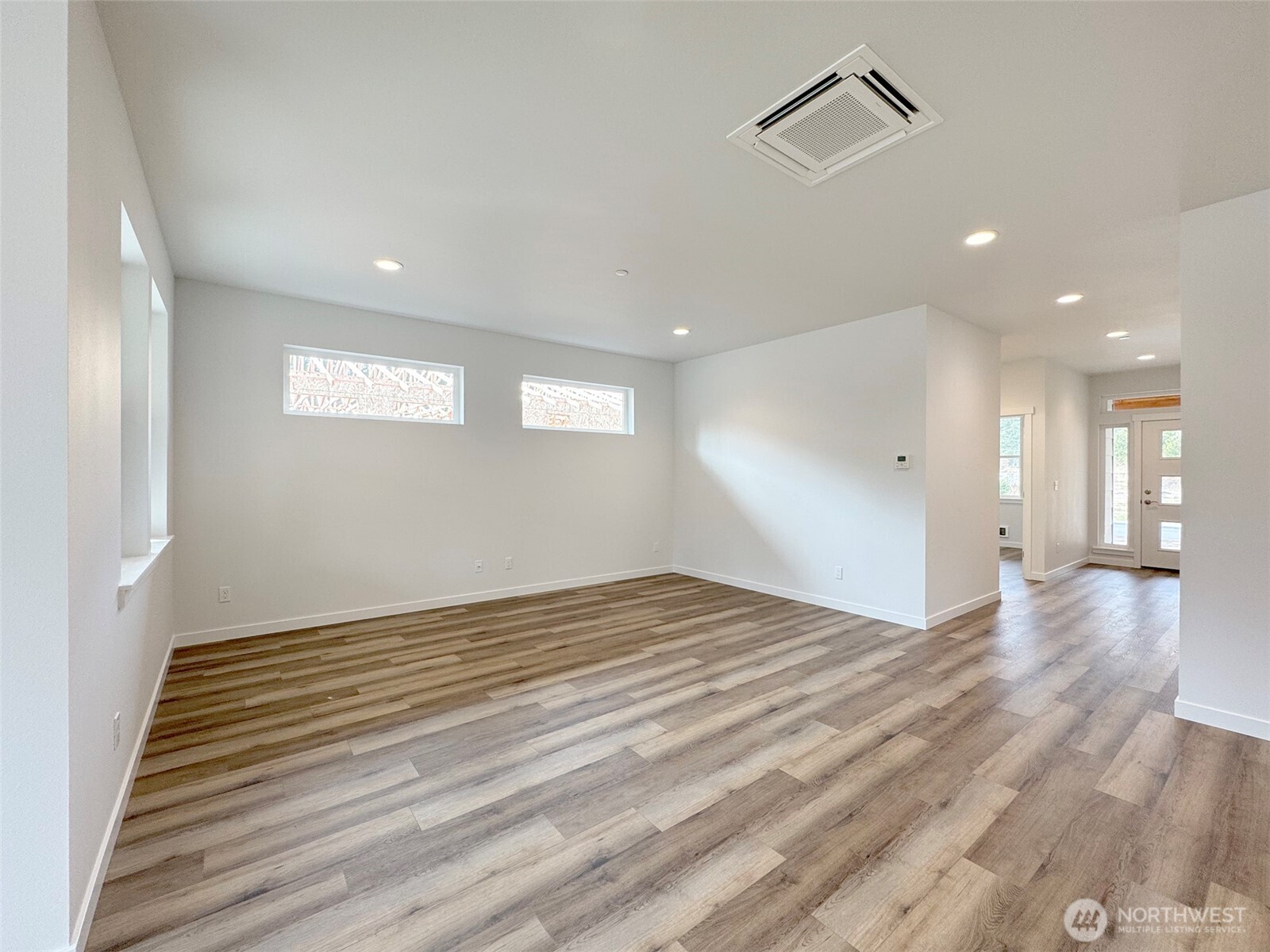 1413 Discovery Loop
