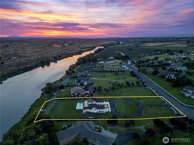 175407 Rivers Edge Drive