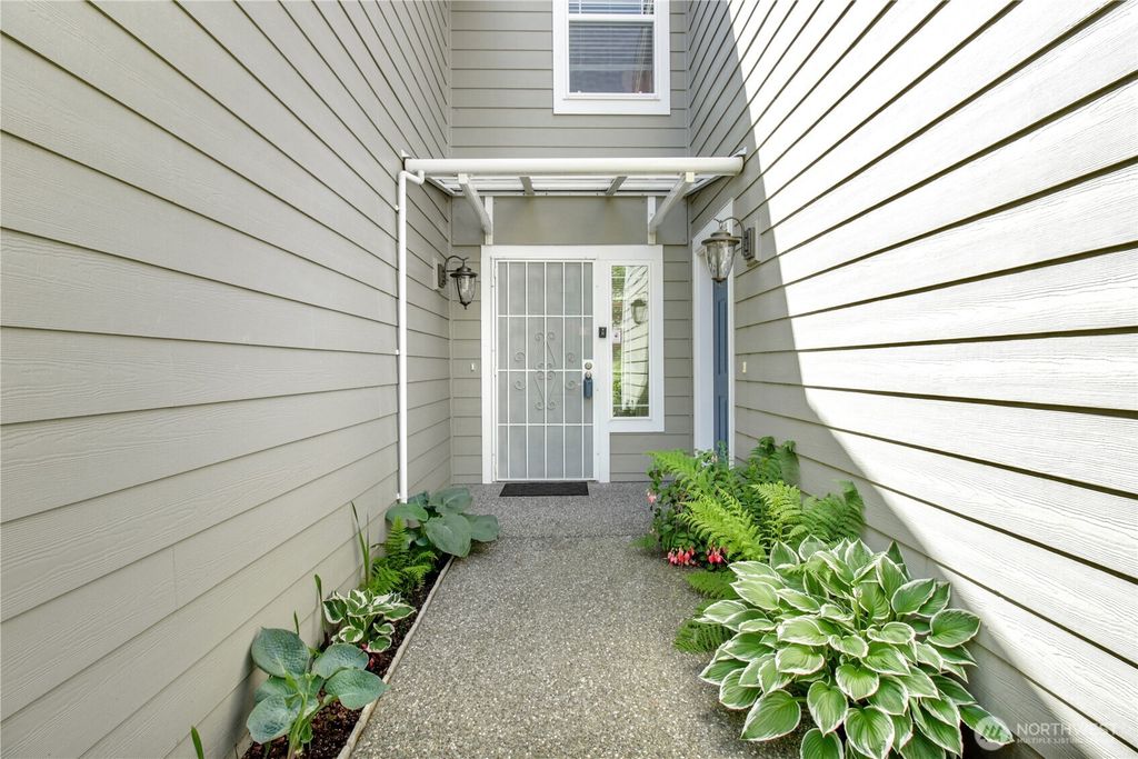 Photo of 910 Medical Center Drive #E101, Arlington, WA 98223 (MLS # 2382400)