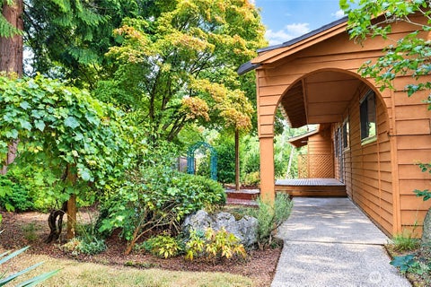 Photo of 3520 NE 204th Street, Lake Forest Park, WA 98155 (MLS # 2571852)