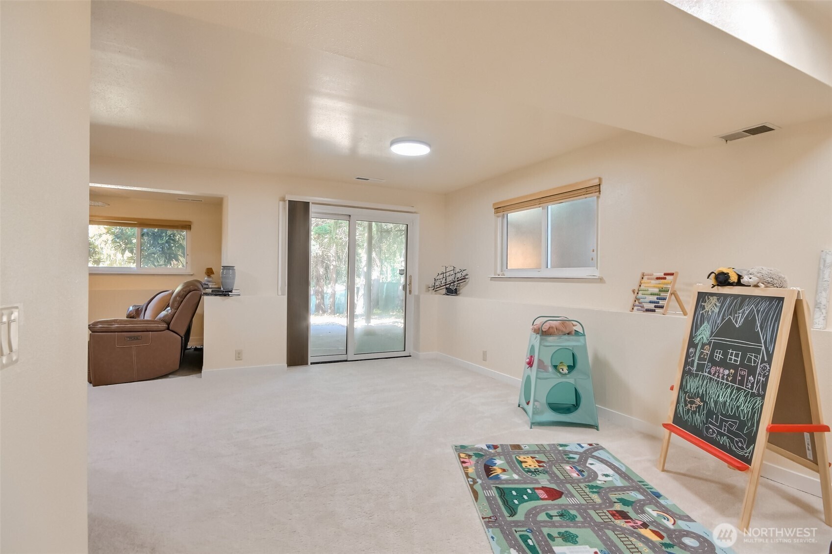 Edgewood, Washington 98371, United States, 4 Bedrooms Bedrooms, ,3 BathroomsBathrooms,Residential,Active,186126