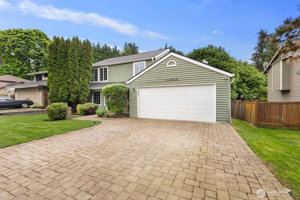Photo of 13920 101st Place NE, Kirkland, WA 98034 (MLS # 2517426)