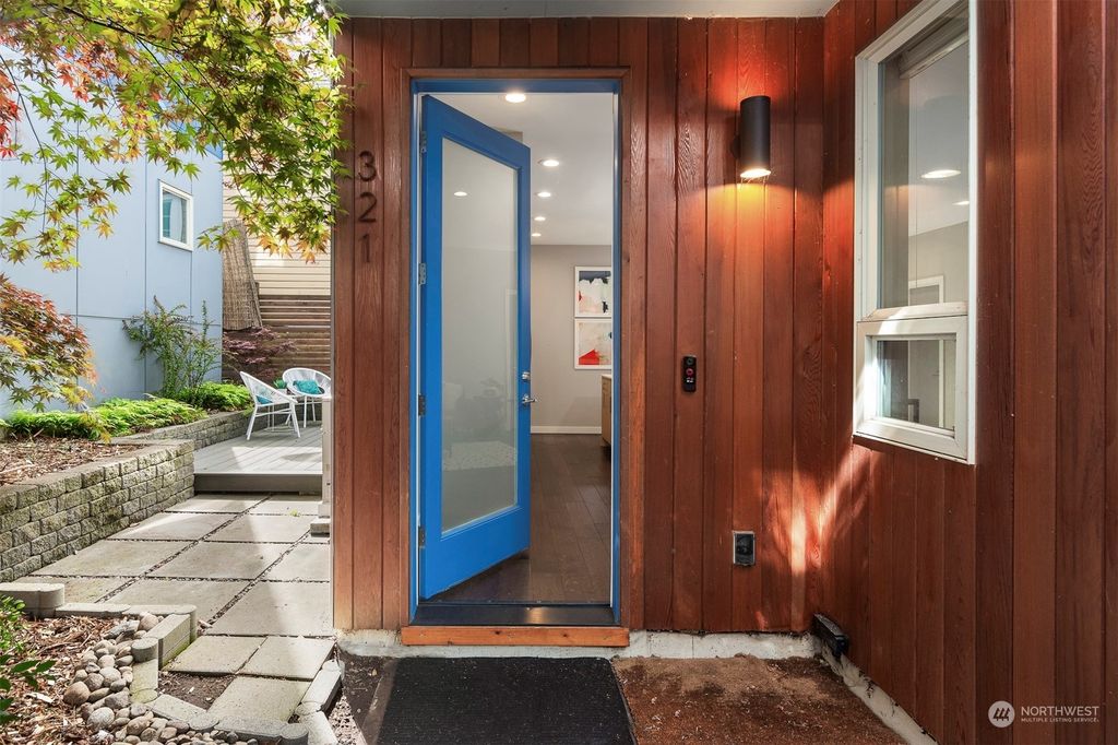 Photo of 321 22nd Avenue, Seattle, WA 98122 (MLS # 2227475)