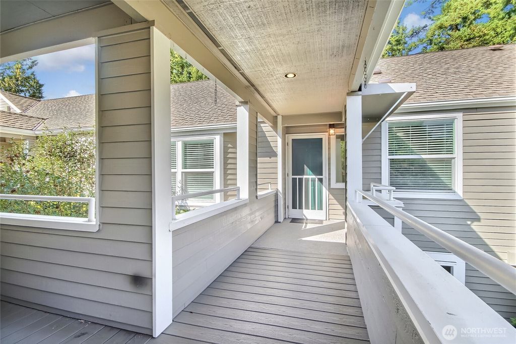 Photo of 22123 SE 40th Lane #2146, Issaquah, WA 98029 (MLS # 2431121)