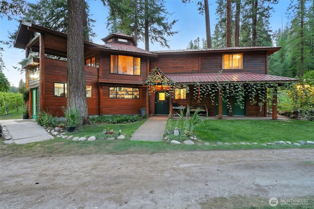 Photo of 3725 Vineyard Way, Kettle Falls, WA 99141 (MLS # 2509911)