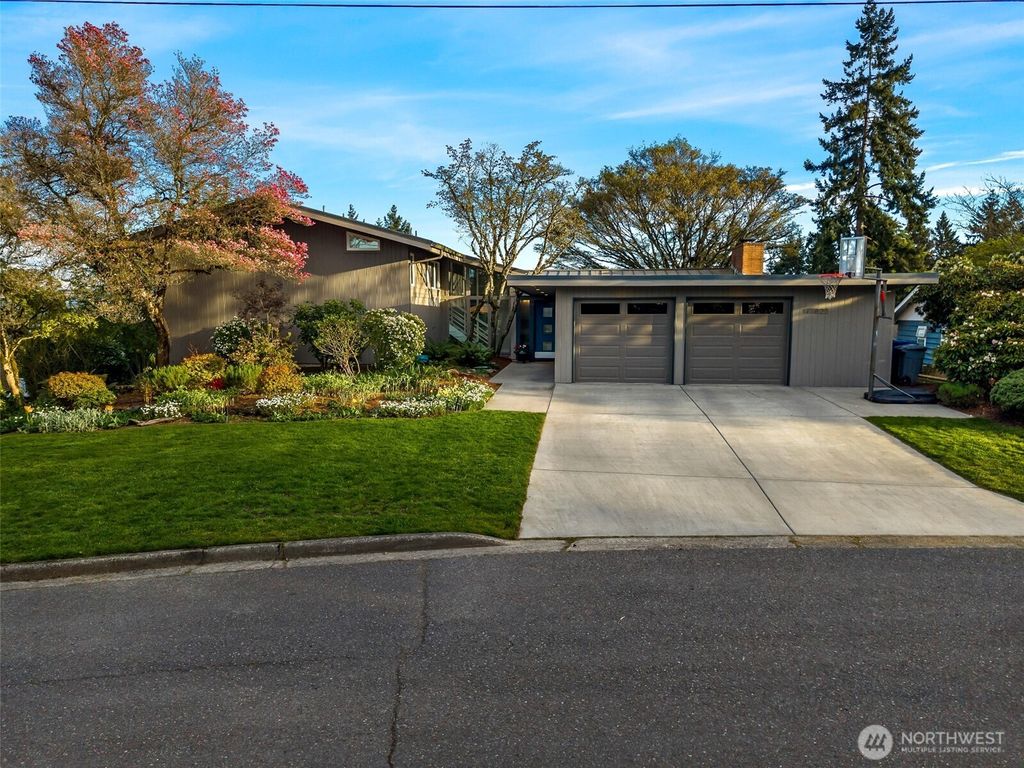 Photo of 17825 NE 9th Street, Bellevue, WA 98008 (MLS # 2504274)